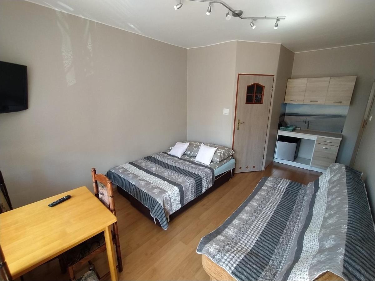 Moris 2 Pokoje Goscinne Łeba Buitenkant foto