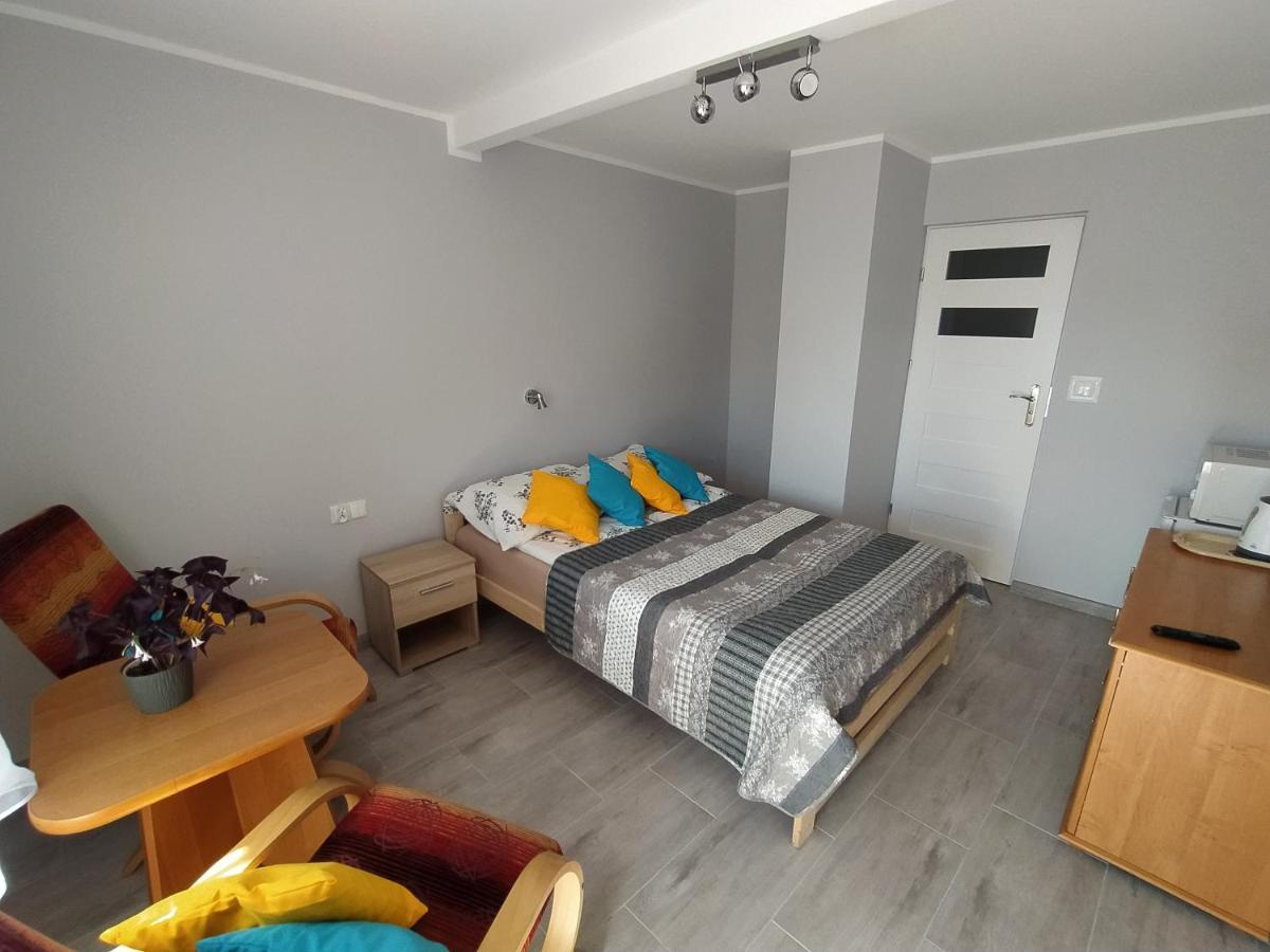 Moris 2 Pokoje Goscinne Łeba Buitenkant foto