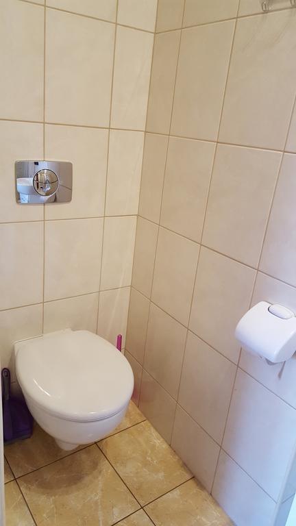 Moris 2 Pokoje Goscinne Łeba Buitenkant foto