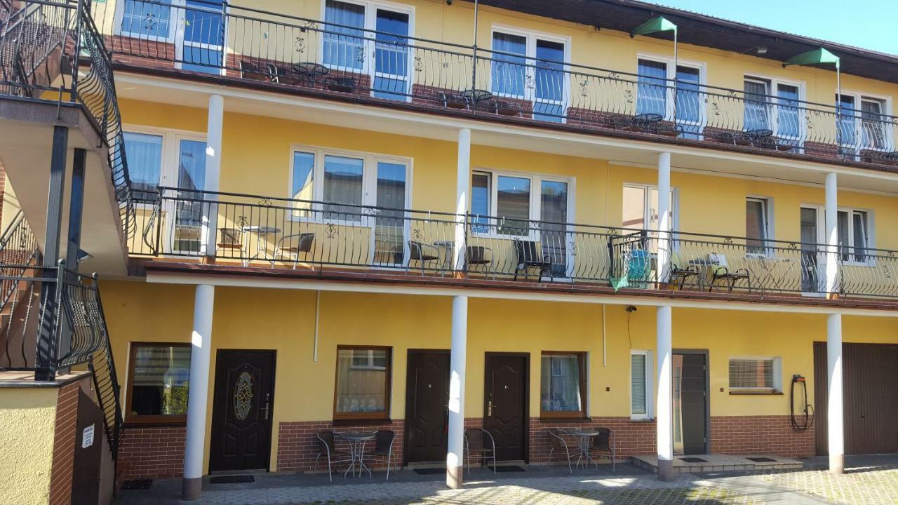 Moris 2 Pokoje Goscinne Łeba Buitenkant foto
